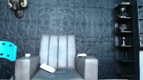 Snapshot of cristal_smith06 chatting on 02-24-25, 08:27 Hanna online show from 02-24-25, 08:27