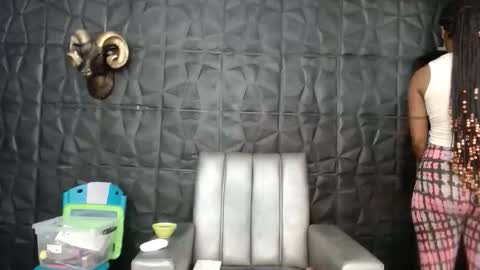 Snapshot of cristal_smith06 chatting on 09-12-25, 09:31 Hanna online show from 09-12-25, 09:31