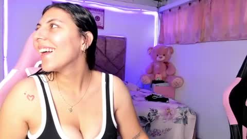 cristal_smith20 online show from 07-06-26, 12:46