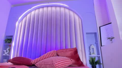 Nicole  Connection time 220pm-910pmCol online show from 02-19-26, 08:05