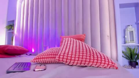 Nicole  Connection time 220pm-910pmCol online show from 03-07-26, 07:44