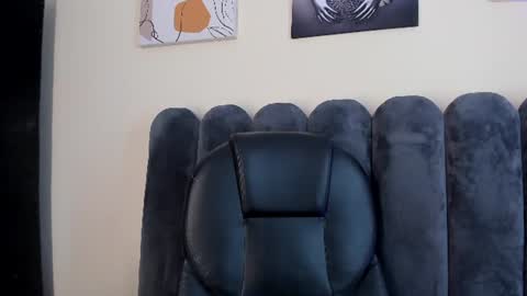 Snapshot of cristalfoxy_ chatting on 06-11-26, 02:53 cristalfoxy_ online show from 06-11-26, 02:53