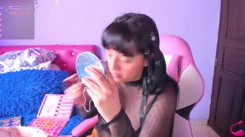 Snapshot of cristaln07 chatting on 11-18-25, 12:20 Natis online show from 11-18-25, 12:20