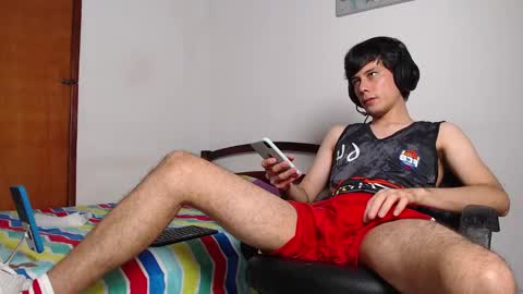 Snapshot of cristian_ortiz_1 chatting on 12-19-24, 01:28 Cristian online show from 12-19-24, 01:28