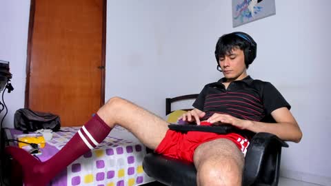 Snapshot of cristian_ortiz_1 chatting on 01-27-25, 10:16 Cristian online show from 01-27-25, 10:16