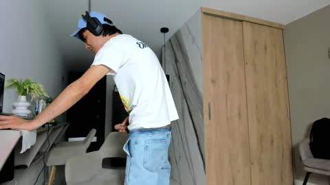 Snapshot of cristian_ortiz_1 chatting on 02-08-25, 09:15 Cristian online show from 02-08-25, 09:15