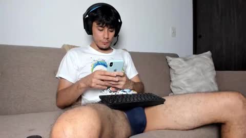 Snapshot of cristian_ortiz_1 chatting on 11-04-25, 10:53 Cristian online show from 11-04-25, 10:53