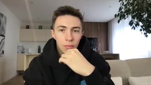 Snapshot of cristianovilla chatting on 12-15-24, 08:41 CristianoHailey online show from 12-15-24, 08:41