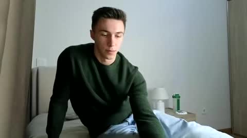 Snapshot of cristianovilla chatting on 12-18-25, 08:04 CristianoHailey online show from 12-18-25, 08:04