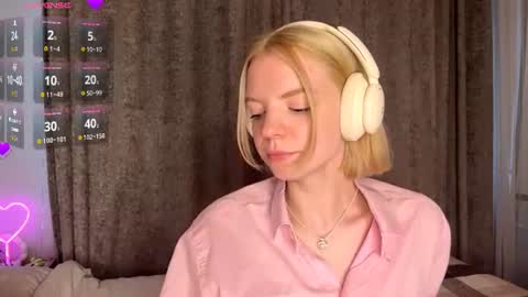 Snapshot of cristinekondo chatting on 06-20-26, 03:48 Marry online show from 06-20-26, 03:48