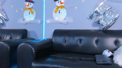 Snapshot of cristopher_strong chatting on 01-03-25, 03:33 Cristopher online show from 01-03-25, 03:33