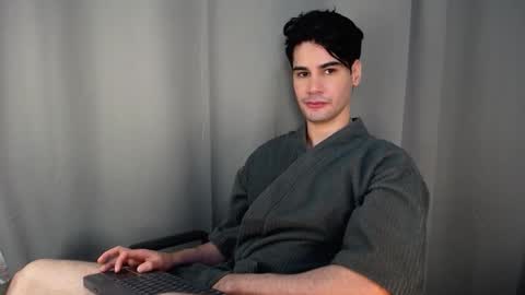 Snapshot of cristopher_vega182 chatting on 11-24-25, 08:19 cristopher online show from 11-24-25, 08:19