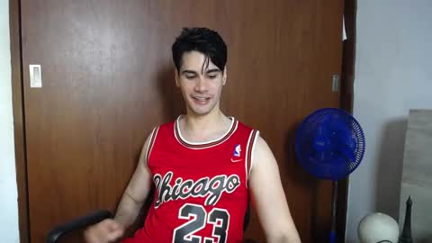 Snapshot of cristopher_vega182 chatting on 11-26-25, 08:21 cristopher online show from 11-26-25, 08:21