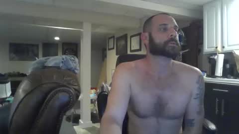 Snapshot of crm400 chatting on 10-29-25, 12:24 billybasement online show from 10-29-25, 12:24