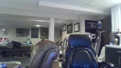 Snapshot of crm400 chatting on 11-22-25, 01:59 billybasement online show from 11-22-25, 01:59