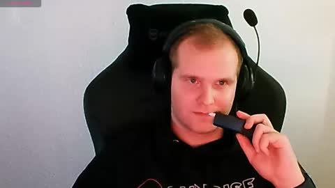 Snapshot of croissant911 chatting on 10-09-25, 06:55 Anderson online show from 10-09-25, 06:55