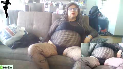 Snapshot of crossdresser64 chatting on 12-03-25, 04:16 Linda Cross online show from 12-03-25, 04:16