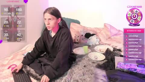 Snapshot of cruelsapphic chatting on 05-24-26, 04:28 Anika n Marie online show from 05-24-26, 04:28