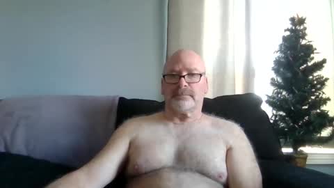 Snapshot of cruising_guy chatting on 05-04-26, 01:07 fun guy online show from 05-04-26, 01:07