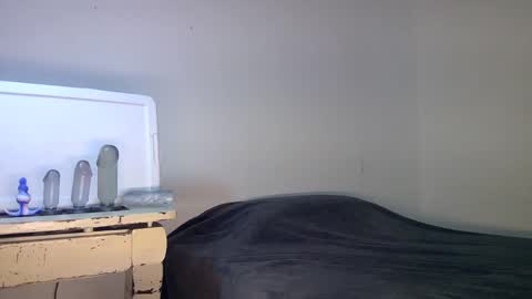 Snapshot of cry_guy chatting on 10-07-25, 11:13 cry_guy online show from 10-07-25, 11:13