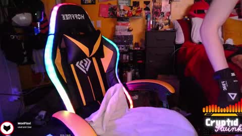 Snapshot of cryptidtwink chatting on 02-27-26, 07:41 CryptidTwink online show from 02-27-26, 07:41