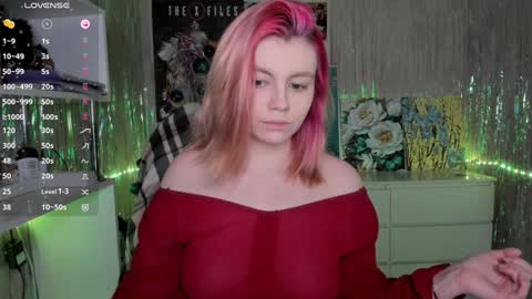 Snapshot of cryptobjgirlv2 chatting on 12-30-24, 04:40 Lilith online show from 12-30-24, 04:40