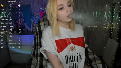 Snapshot of cryptobjgirlv2 chatting on 01-20-25, 04:34 Lilith online show from 01-20-25, 04:34