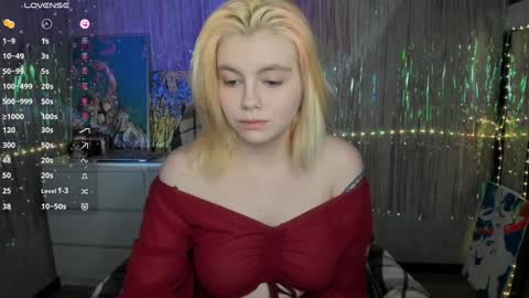 Snapshot of cryptobjgirlv2 chatting on 01-23-25, 04:59 Lilith online show from 01-23-25, 04:59