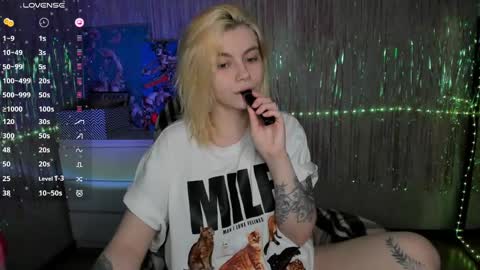 Snapshot of cryptobjgirlv2 chatting on 02-13-25, 02:52 Lilith online show from 02-13-25, 02:52