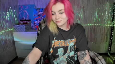 Snapshot of cryptobjgirlv2 chatting on 02-19-25, 04:55 Lilith online show from 02-19-25, 04:55