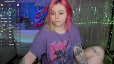 Snapshot of cryptobjgirlv2 chatting on 02-21-25, 04:48 Lilith online show from 02-21-25, 04:48