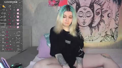 Snapshot of cryptobjgirlv2 chatting on 11-26-25, 05:36 Lilith online show from 11-26-25, 05:36