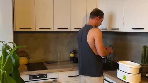 Snapshot of cryptobubbles chatting on 12-04-25, 09:18 cryptobubbles online show from 12-04-25, 09:18