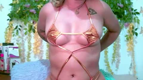 Snapshot of crysrus chatting on 06-07-26, 12:37 crysrus online show from 06-07-26, 12:37