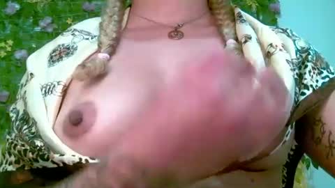 Snapshot of crysrus chatting on 06-23-26, 12:52 crysrus online show from 06-23-26, 12:52