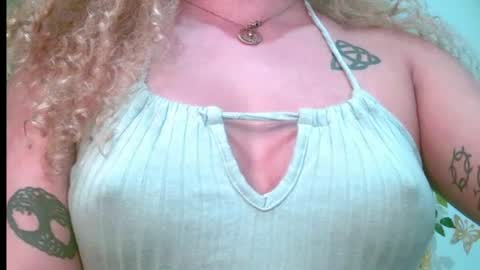 Snapshot of crysrus chatting on 07-05-26, 01:45 crysrus online show from 07-05-26, 01:45