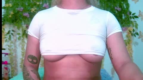 Snapshot of crysrus chatting on 07-06-26, 01:57 crysrus online show from 07-06-26, 01:57