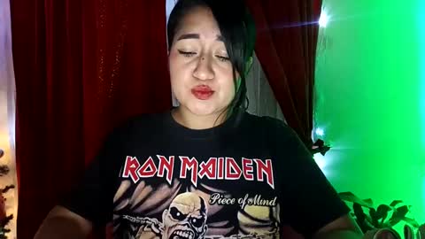 Snapshot of crystal_669 chatting on 12-23-24, 05:28 carol online show from 12-23-24, 05:28