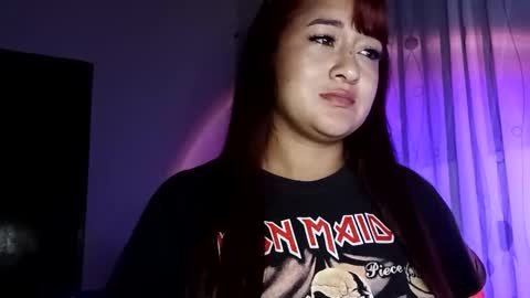 Snapshot of crystal_669 chatting on 02-07-25, 03:45 carol online show from 02-07-25, 03:45