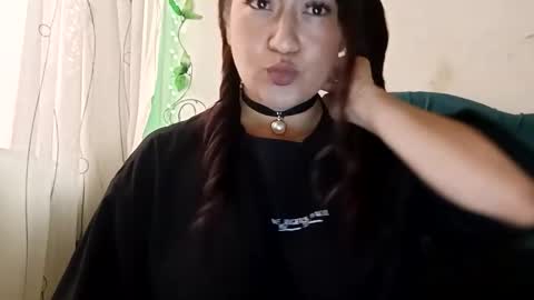 Snapshot of crystal_669 chatting on 02-18-26, 02:24 carol online show from 02-18-26, 02:24