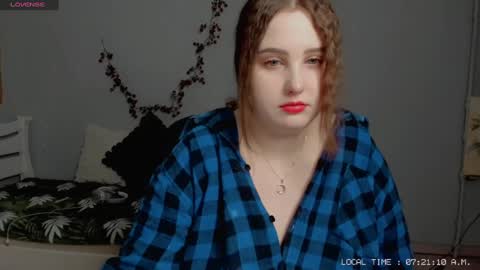 Snapshot of crystal__chris chatting on 02-08-25, 05:18 Chris online show from 02-08-25, 05:18