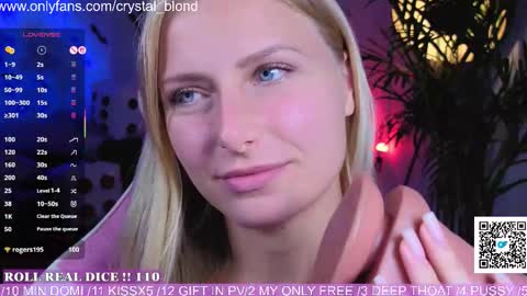 Snapshot of crystal_blond chatting on 10-10-25, 08:52 Crystal online show from 10-10-25, 08:52