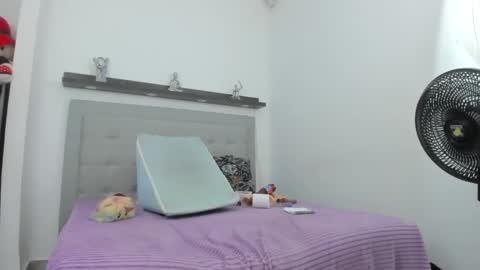 crystal_butterfly1 online show from 01-26-25, 05:44