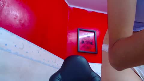 Snapshot of crystal_walls chatting on 01-13-25, 09:52 I AM CRYSTAL online show from 01-13-25, 09:52