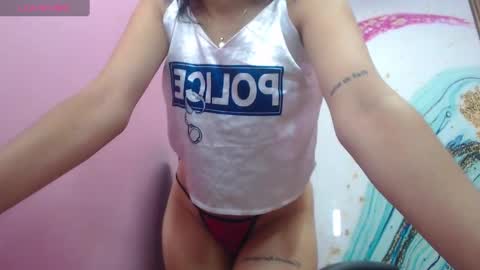 Snapshot of crystal_walls chatting on 09-24-25, 07:17 I AM CRYSTAL online show from 09-24-25, 07:17