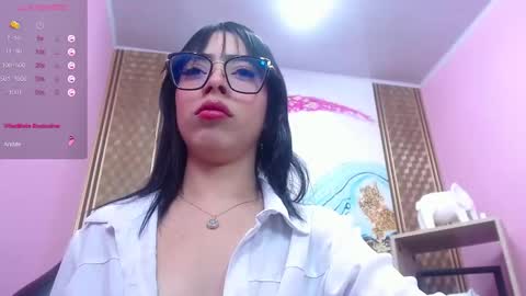 Snapshot of crystal_walls chatting on 11-15-25, 07:21 I AM CRYSTAL online show from 11-15-25, 07:21