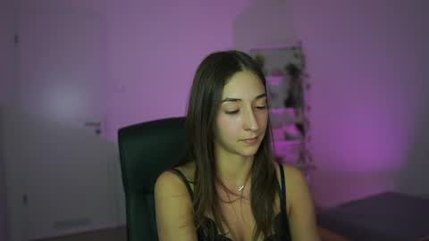 Snapshot of crystalbrunette18 chatting on 04-08-26, 06:19 Crystalbrunette18 online show from 04-08-26, 06:19