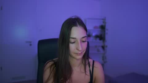 Snapshot of crystalbrunette18 chatting on 04-13-26, 07:52 Crystalbrunette18 online show from 04-13-26, 07:52