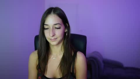 Snapshot of crystalbrunette18 chatting on 05-20-26, 12:55 Crystalbrunette18 online show from 05-20-26, 12:55
