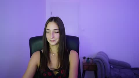 Snapshot of crystalbrunette18 chatting on 06-21-26, 06:10 Crystalbrunette18 online show from 06-21-26, 06:10